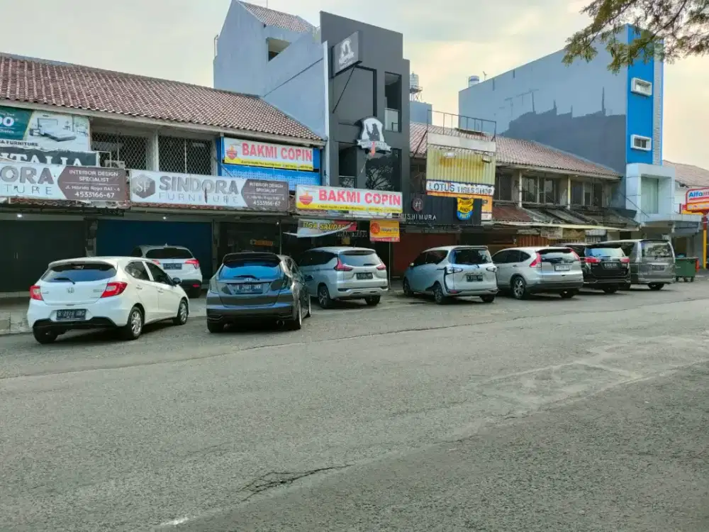 Dibutuhkan WANITA untuk Waitres/Bag Dapur