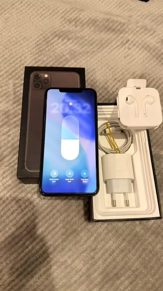 Dijual Iphone 11 Promax 64GB Grey Mulus Lengkap Terdaftar