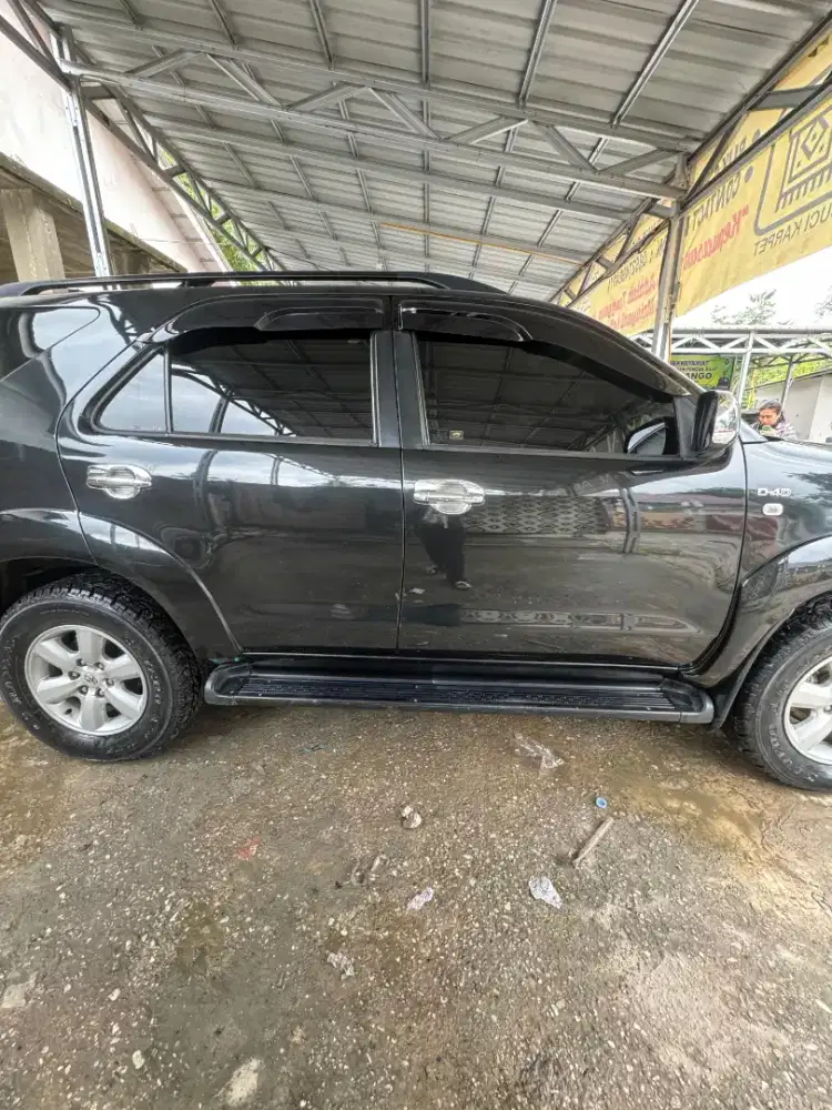 Toyota Disel Fortuner Tipe G 4x2 M/T Diesel Tahun 2009