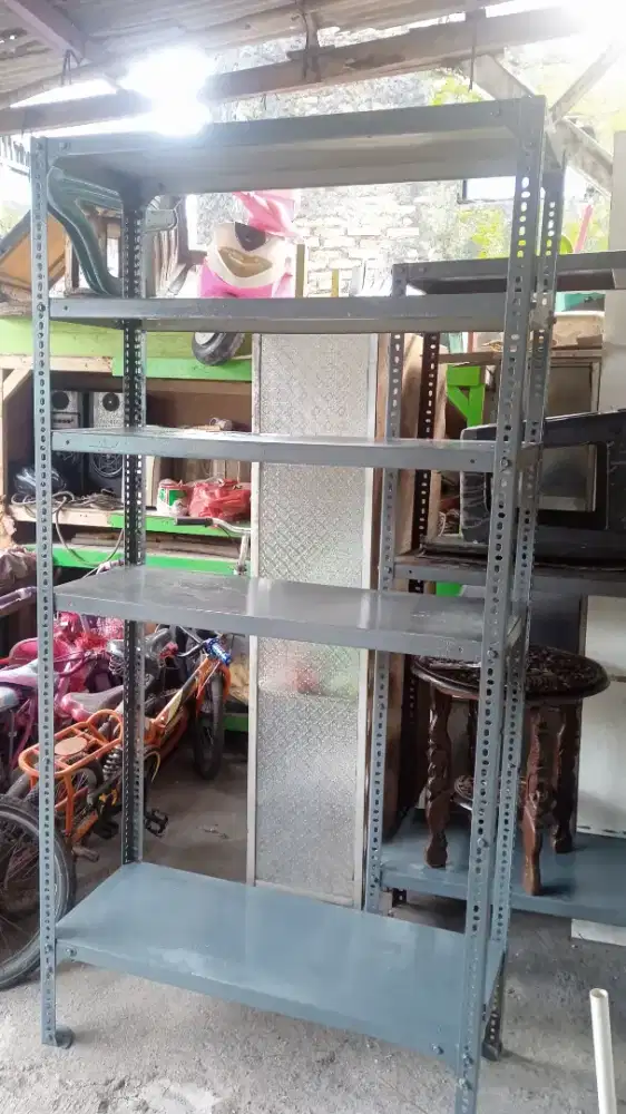 Rak besi siap pakai