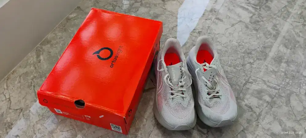 Sepatu Running Ortuseight Hyperblast 2.1 Light Grey White