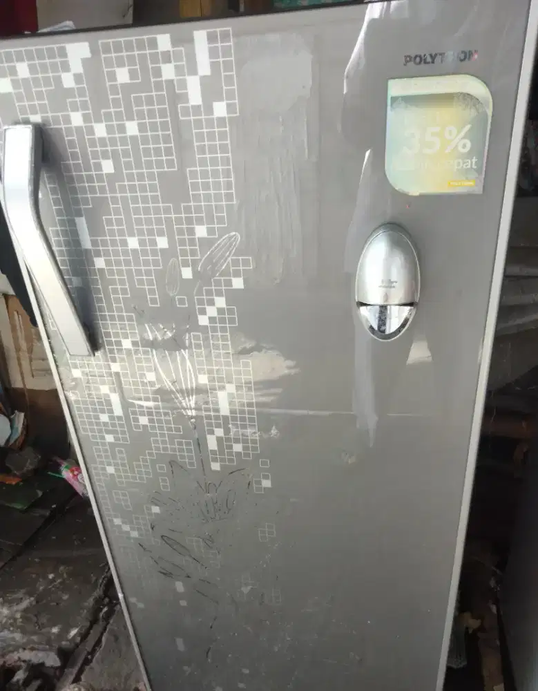 Kulkas 1 pintu merk POLYTRON