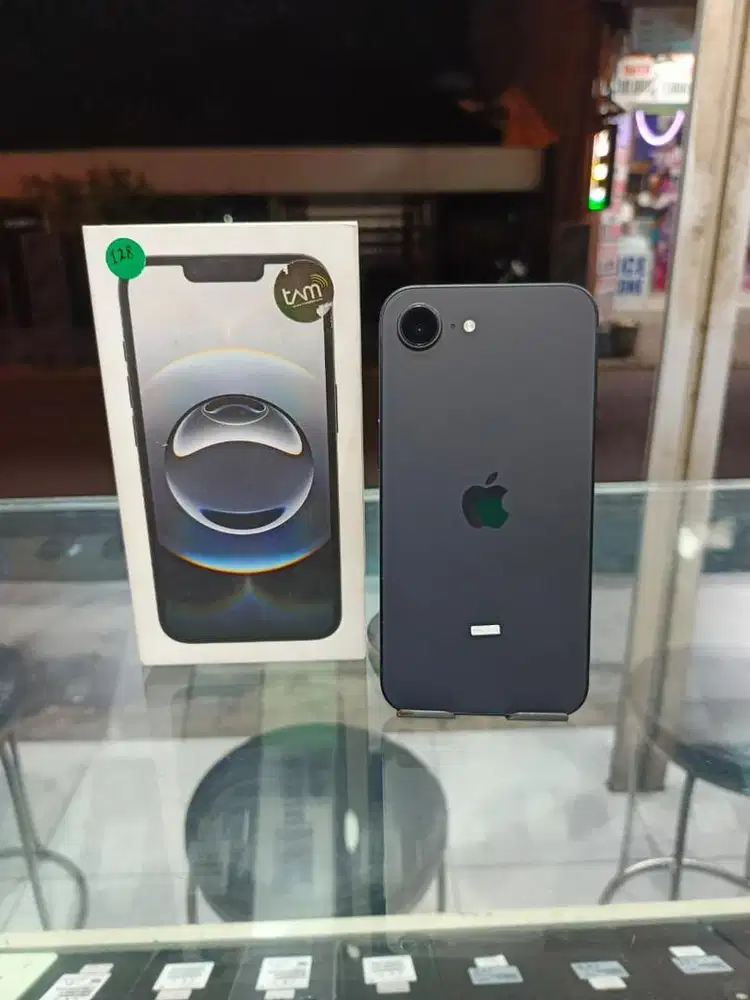 Iphone 16e 128gb ibox like new (bs tt)