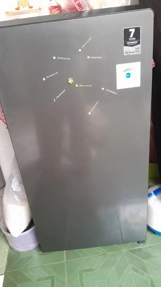 Kulkas 1 pintu aqua AQR D185MDS 
Kapasitas 145 liter