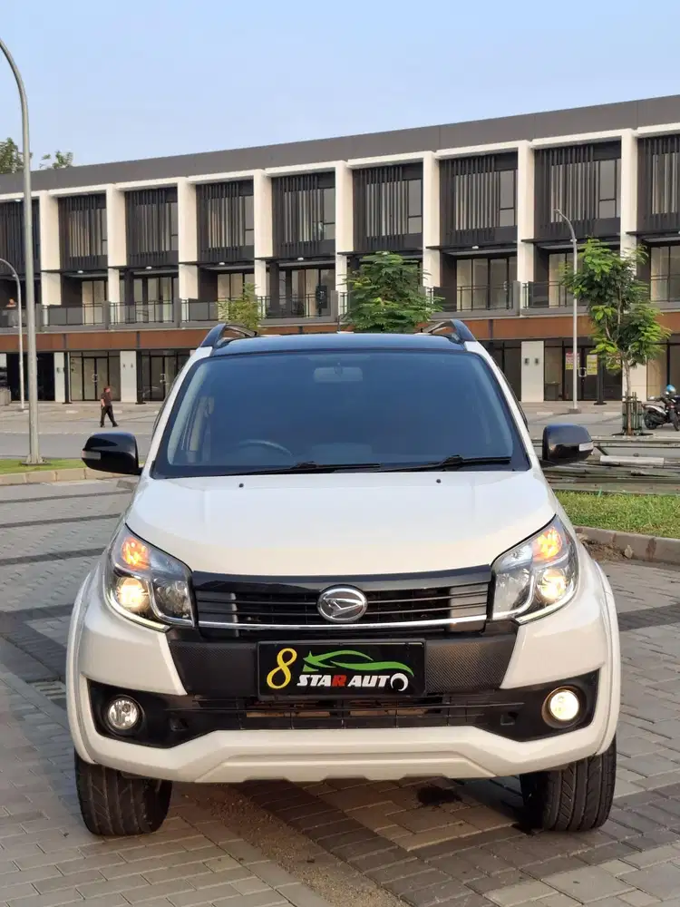 Terios R Custom Matic AT 2016 Tangan pertama