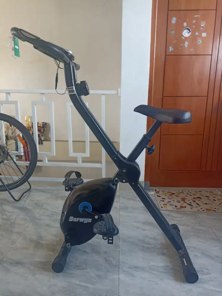 Sepeda statis merk Berwyn