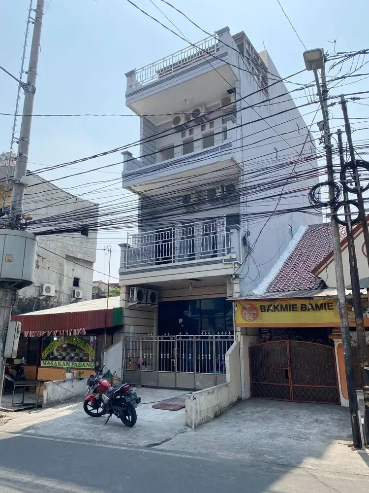 Di Sewakan Ruko 4 Lantai