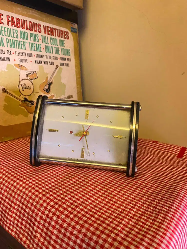 jam weker beker antik fungsi normal jam meja