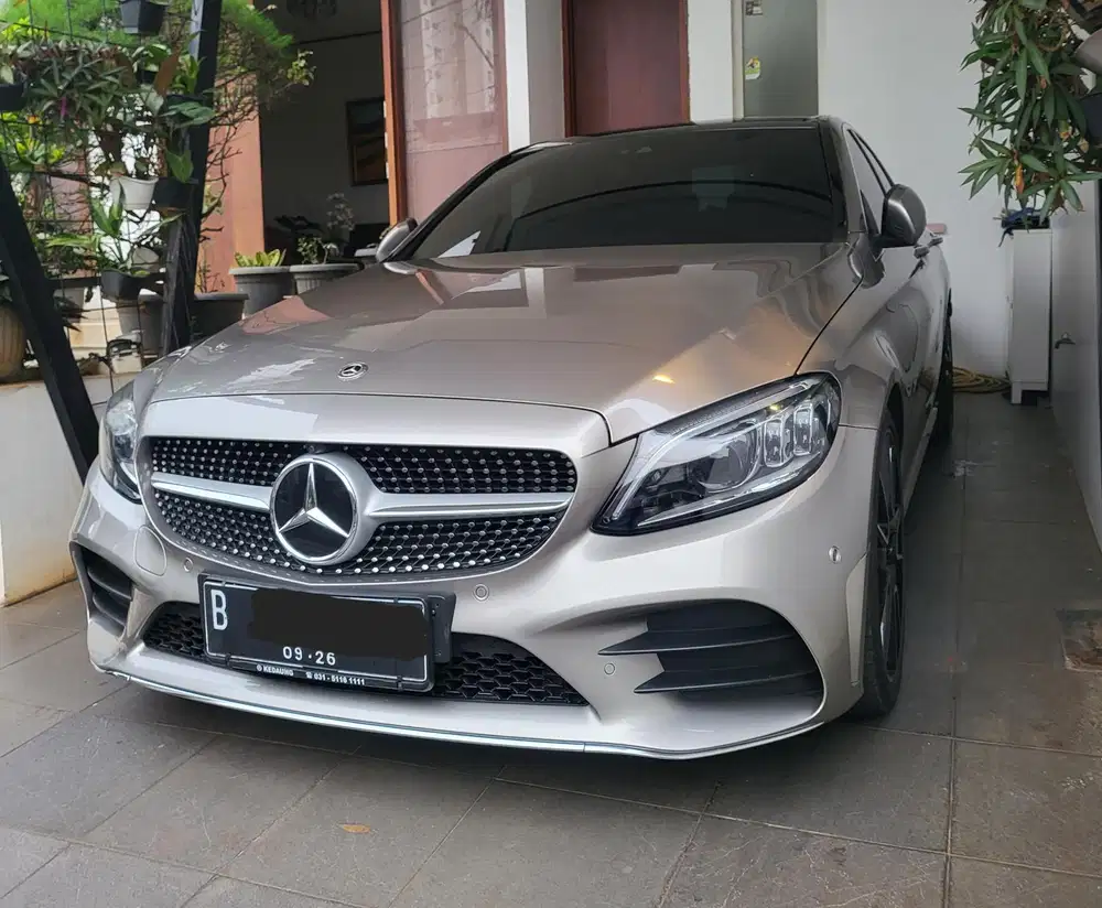 Mercedes-Benz C300 2020 Bensin
