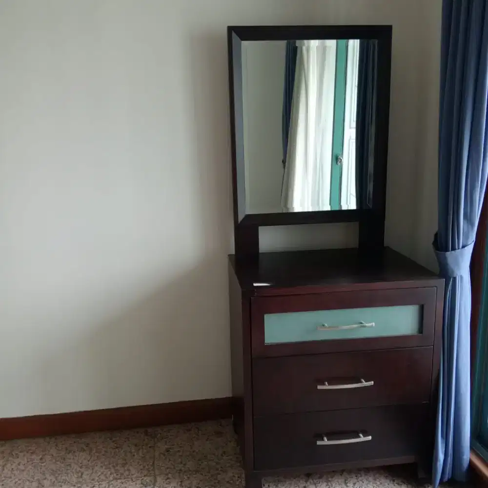 Meja rias ukuran lebar 70