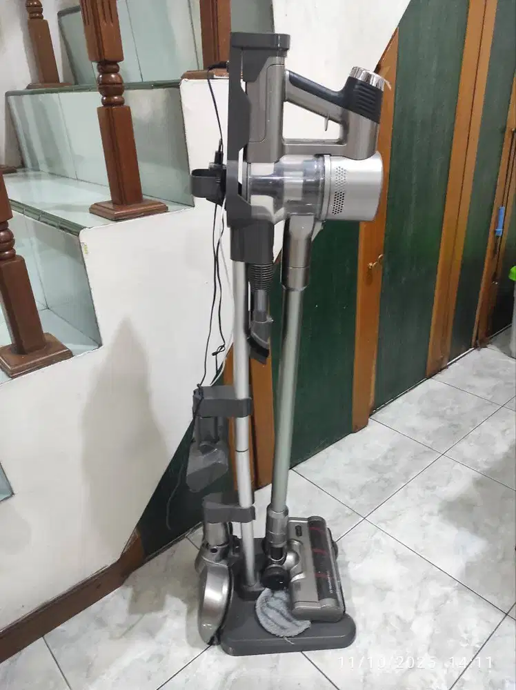 KURUMI KV 10 NEW Cordless Stick Vacuum Cleaner (Jarang dipakai)