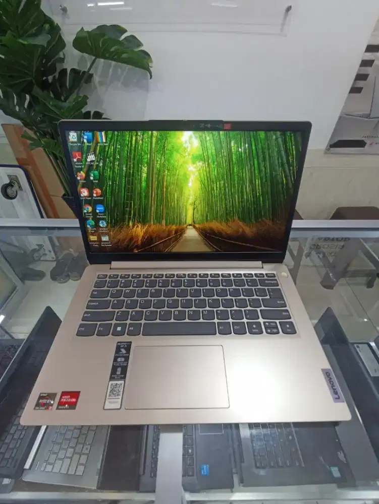 Lenovo IP Slim 1 murah. AMD Ryzen 3-7320U 8/512 Radeon. 4,9 juta an