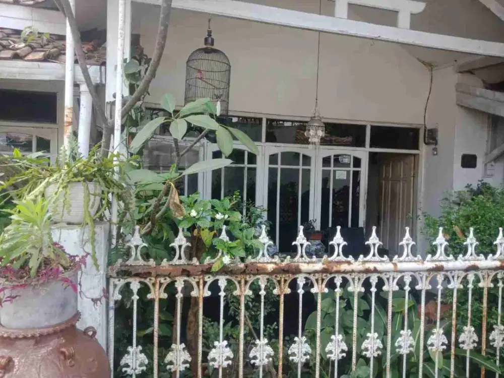 Jual cepat rumah nyaman komplek Margahayu dekat mall metro bandung