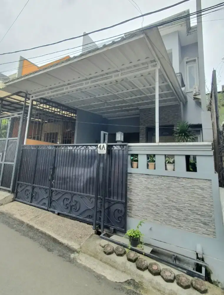 Rumah di Jl. Swadaya IX, 2 lantai, dengan Water Heater