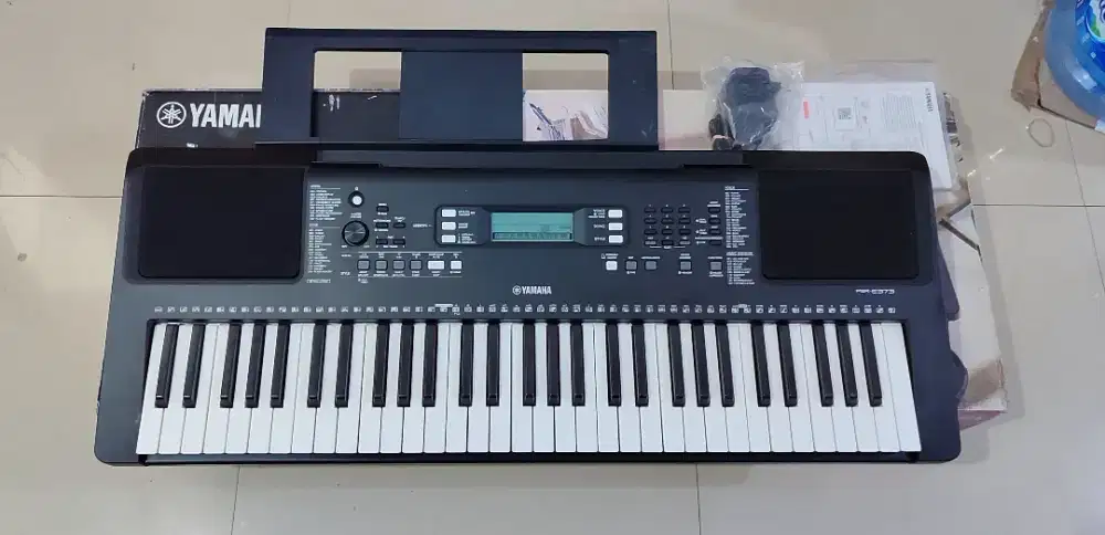 Yamaha PSR E-373 Bekas lengkap like new