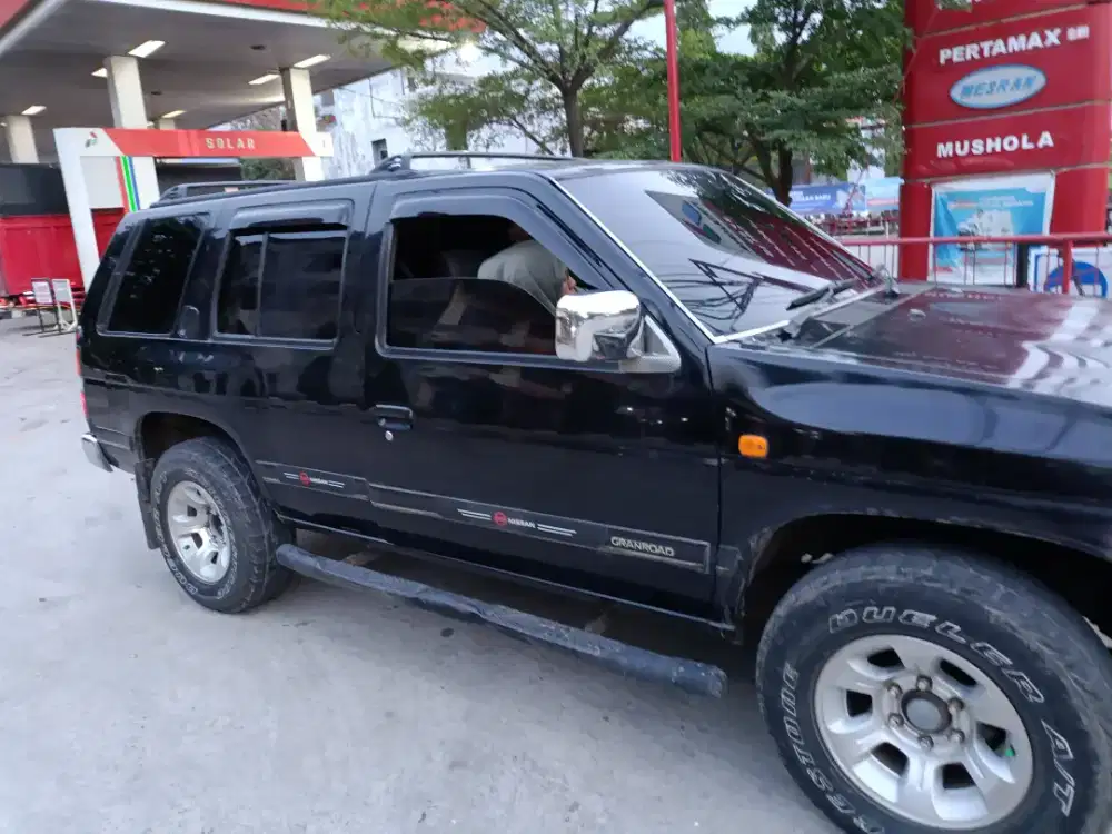 NISSAN TERRANO GRAND ROAD