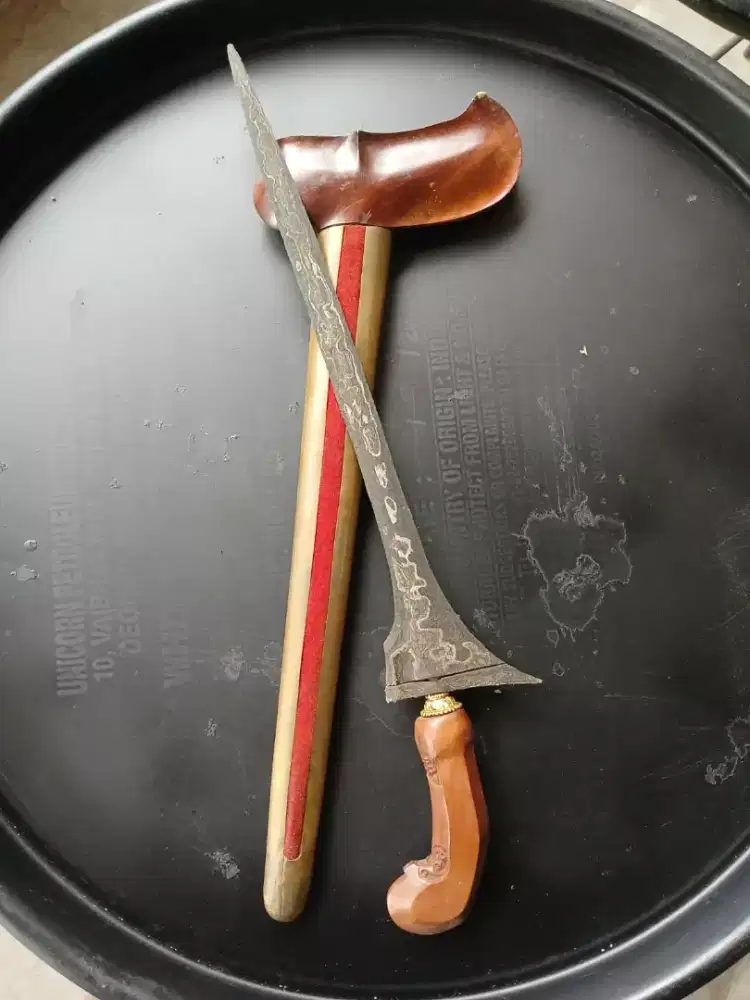 Dimaharkan Keris sepuh