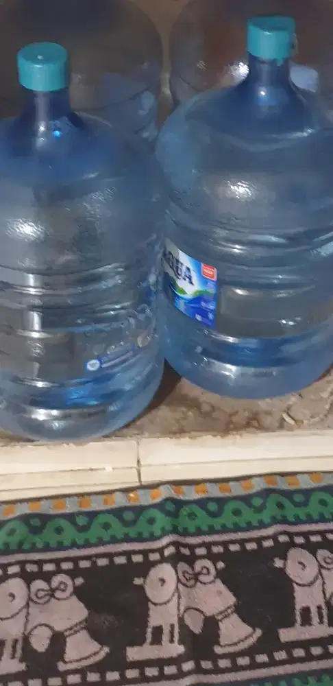 Aqua galon 20liter terbaru