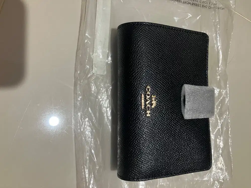 Dompet wanita baru COACH