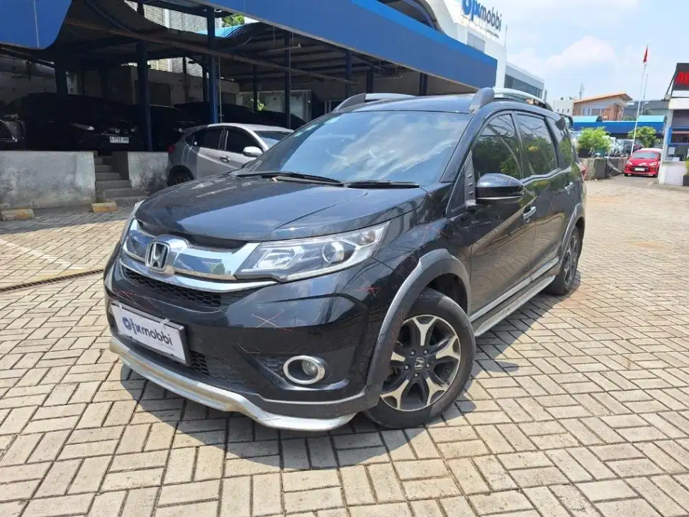 LOW DP Honda BR-V 1.5 E Prestige Bensin-AT 2017 SZJ