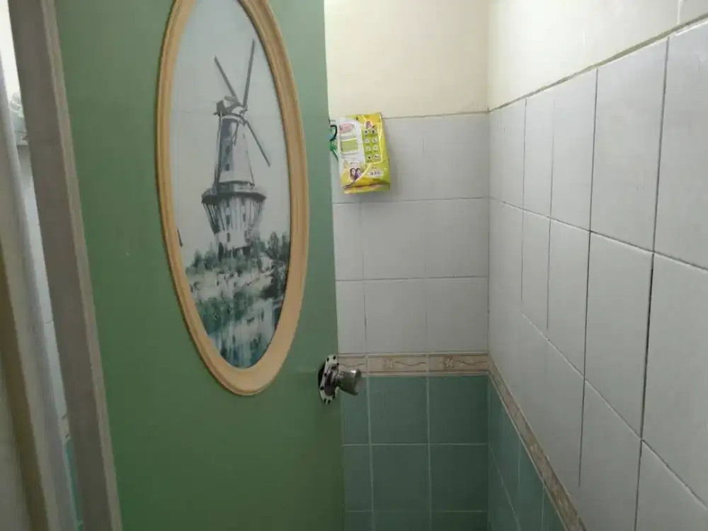 Dijual Rumah 2 lantai siap huni bisa untuk kos lokasi belakang Unimus