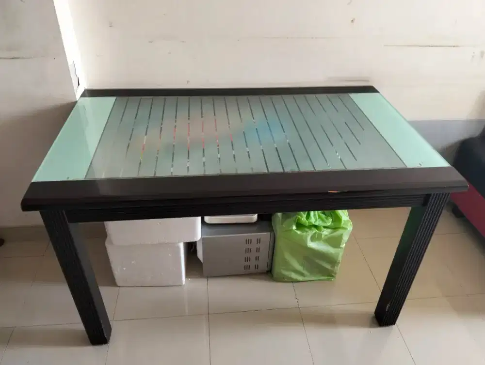 Jual meja makan kaca tebal + 4 kursi