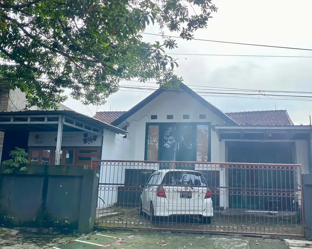 Rumah Bagus di jalan raya sarijadi