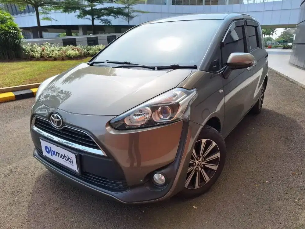 TDP Rendah -  Toyota Sienta 1.5 G Bensin MT 2018 Coklat RH