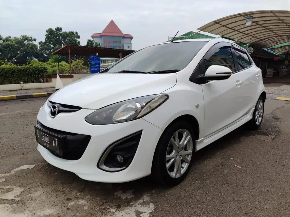 ANTIK Mazda 2 R AT 2011 TDP17jt TERTINGGI Masda R Matic Face Lift