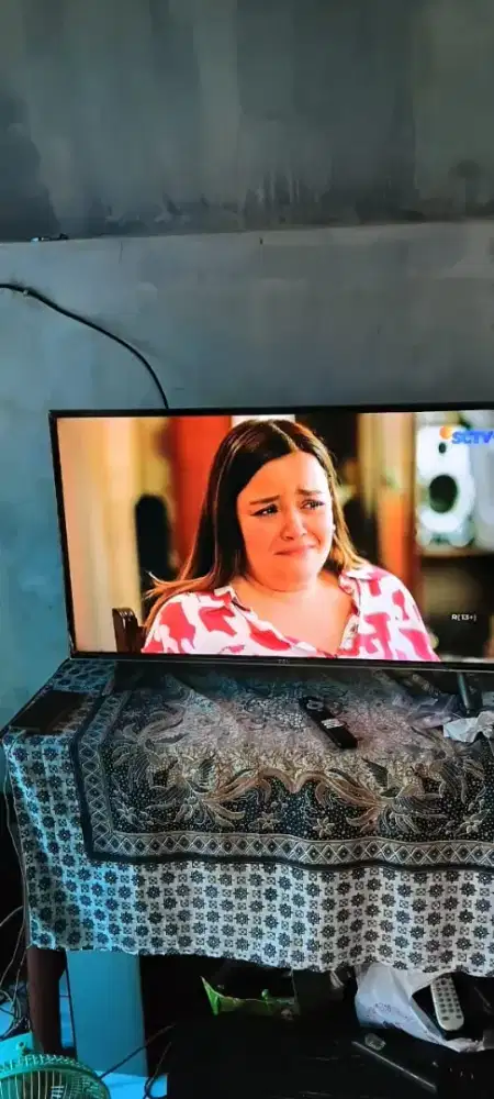Led tcl 40in smat digital remot bukan ori tv normal lancar  siap pake