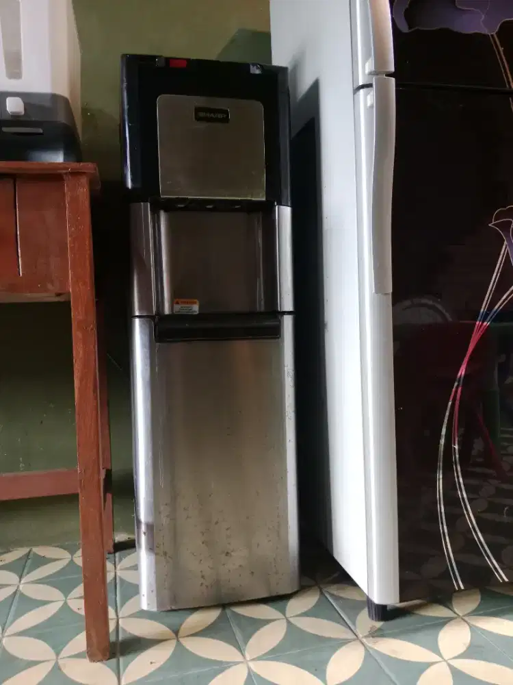 Preloved Dispenser SHARP  Galon Bawah Panas Dingin