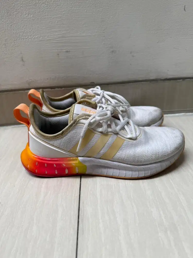 Sepatu adidas boost