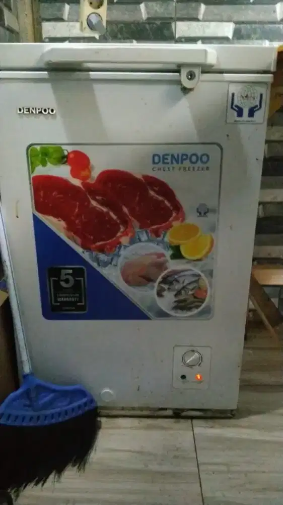 Di jual freezer bok 100 liter