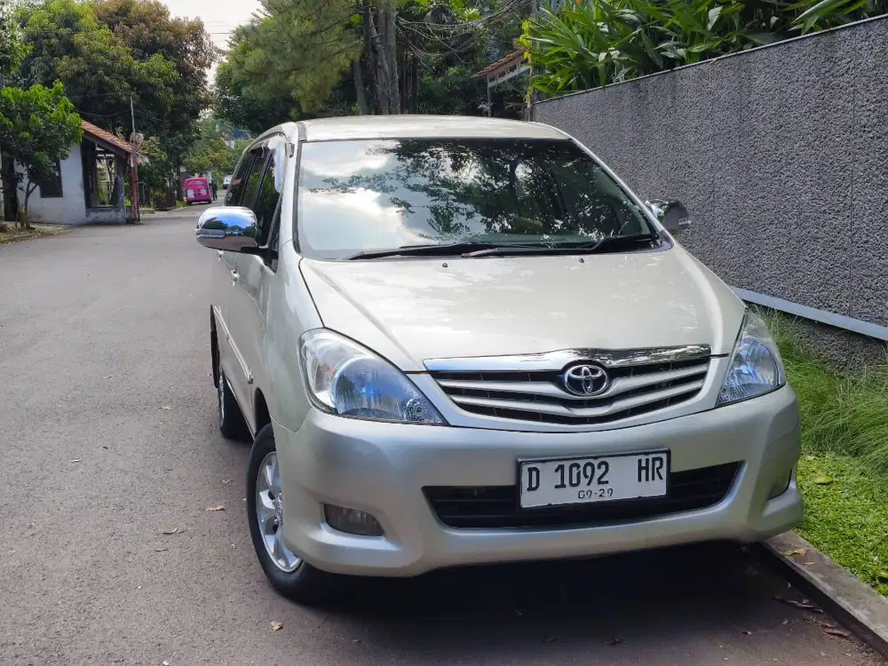toyota innova G 2.0 bensin at matic 2009 silver mulus bandung