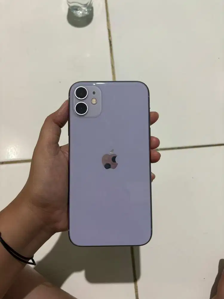 iPhone 11 64 GB Purple