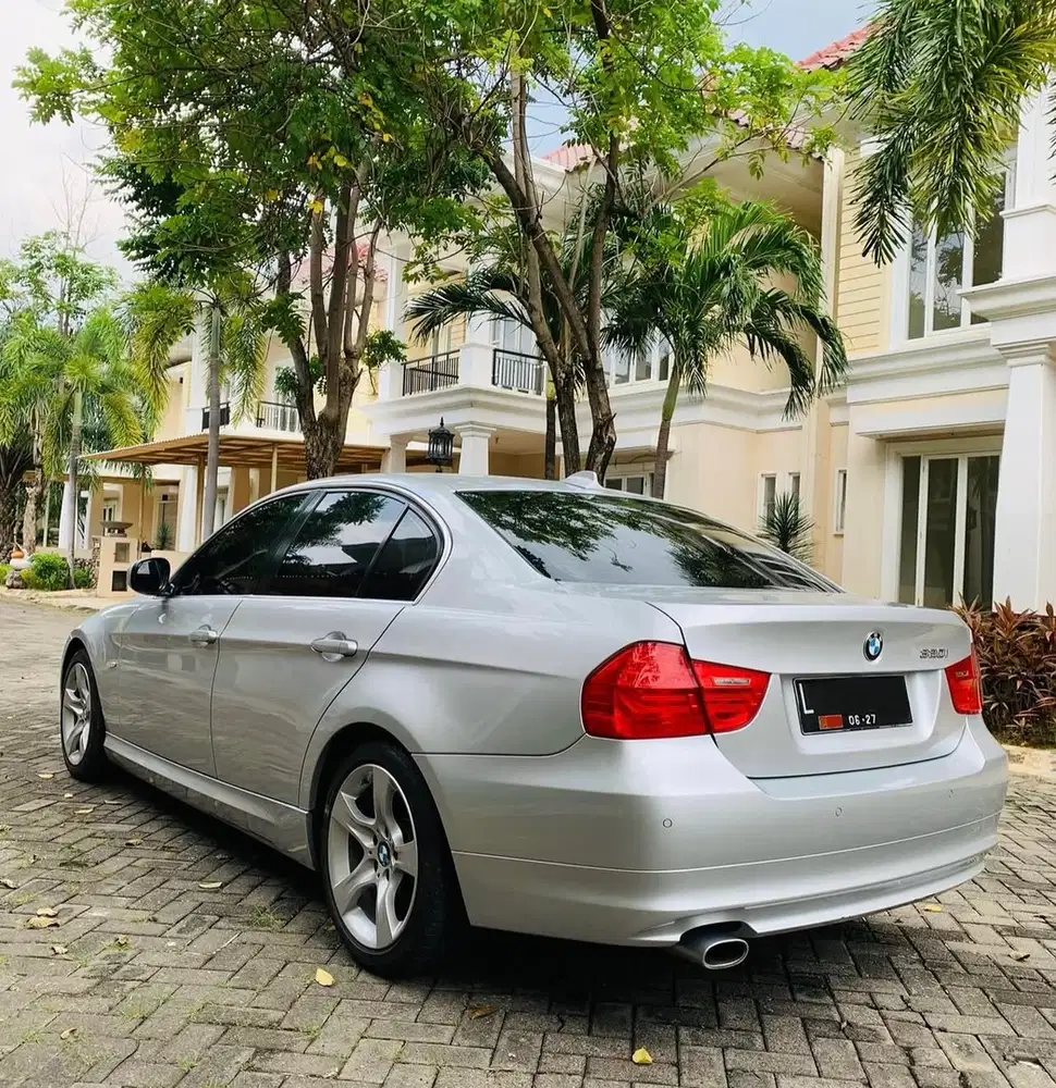 BMW 320i 2012 Bensin