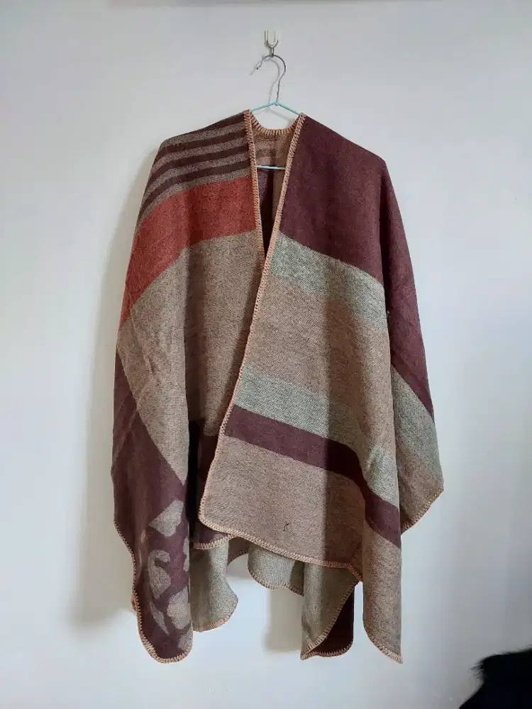 Ponco Batwing Wool wanita for Autumn / Winter