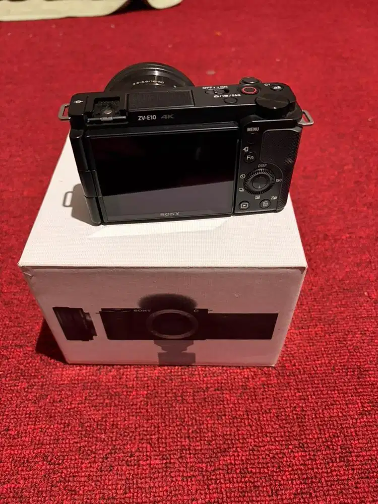 Sony ZV E10 Black Second Like New + Kit Lens