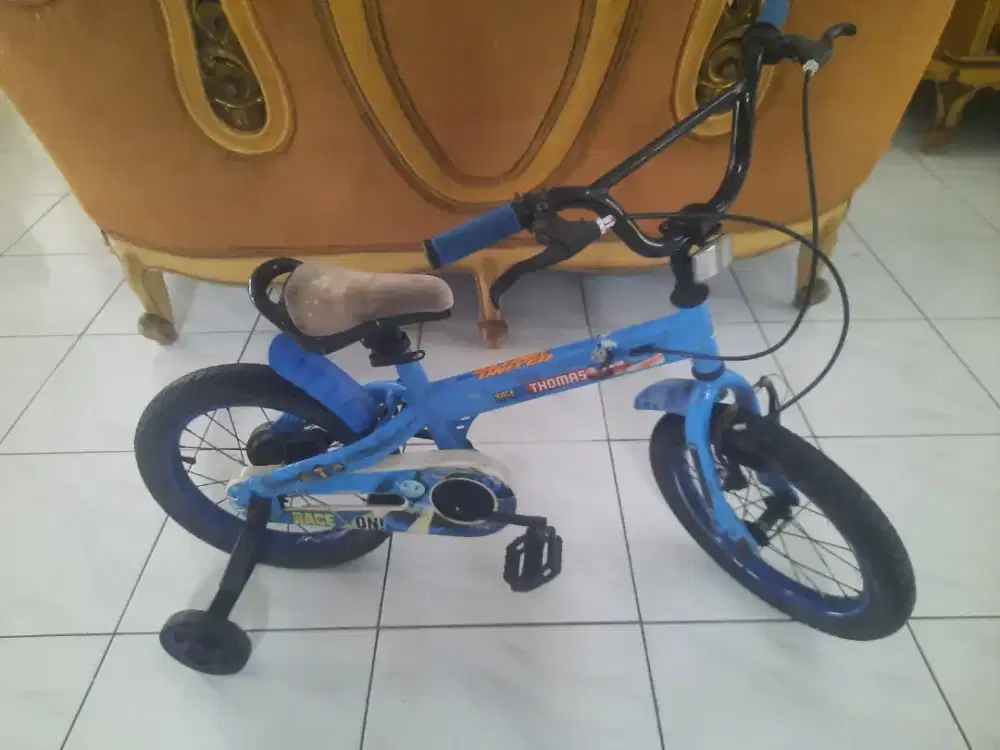 Sepeda united thomas 16