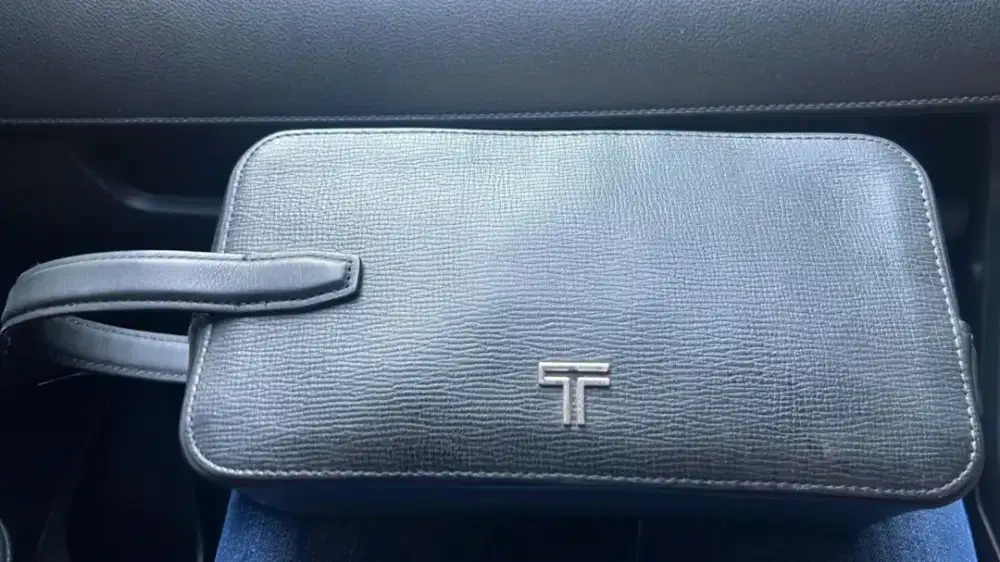 Handbag Ori merk Tummi type  Stephano Clutch. BU,harga terjun Payung.