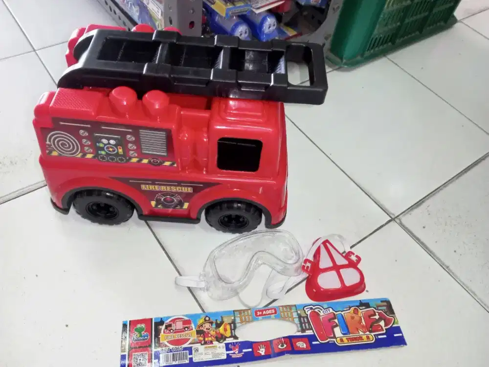 mainan anak truk pemadam