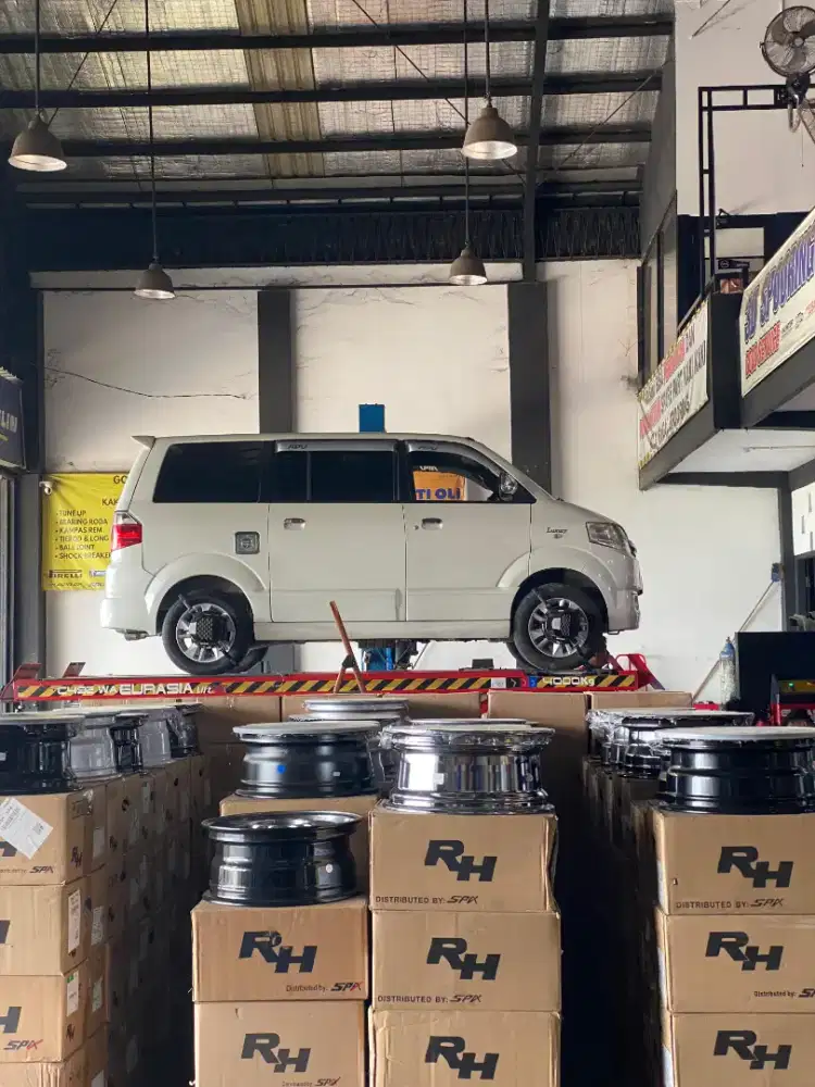 APV SGX Luxury 2010 AT