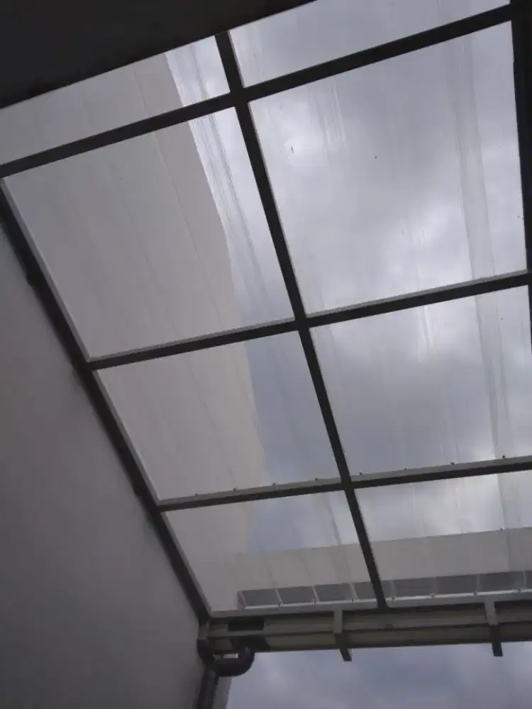Atap transparan Polycarbonate