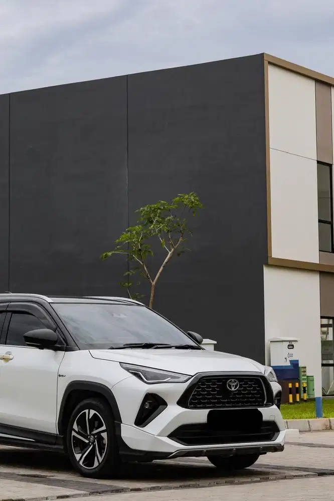 TOYOTA YARIS CROSS GR HYBRID TSS 2023 two tone