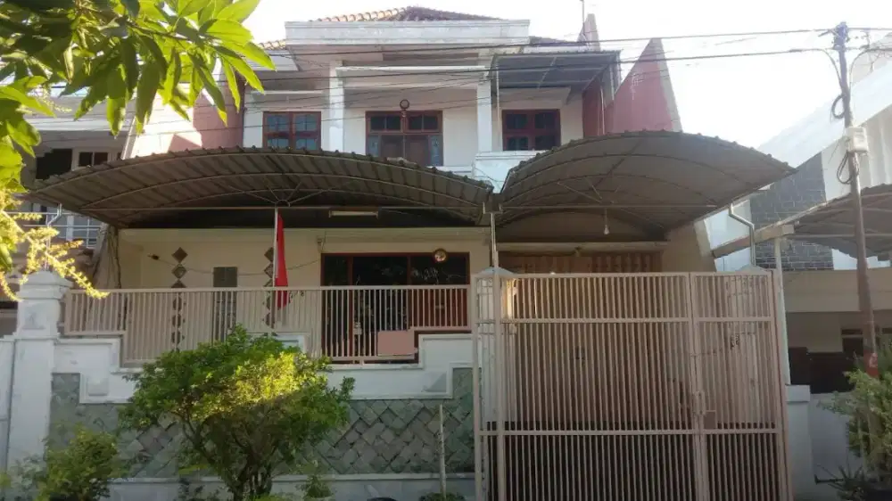 Rumah 2 Lantai Wisma Permai STRATEGIS, ROW 3 MOBIL