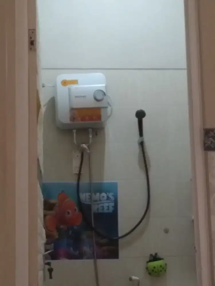 WATER HEATER LISTRIK(MANDI AIR HANGATKU)