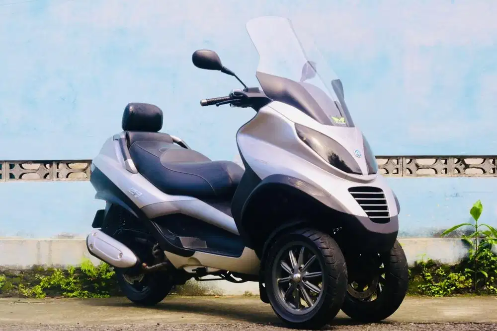 Piaggio vespa 250 MP3 ei like new xmax Forza GT200 vespa primavera