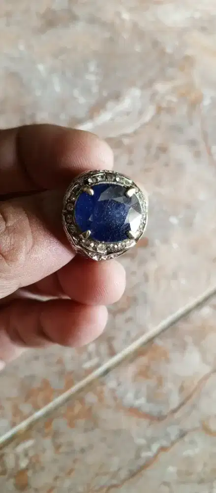 BLUE SAFIR CUTTING