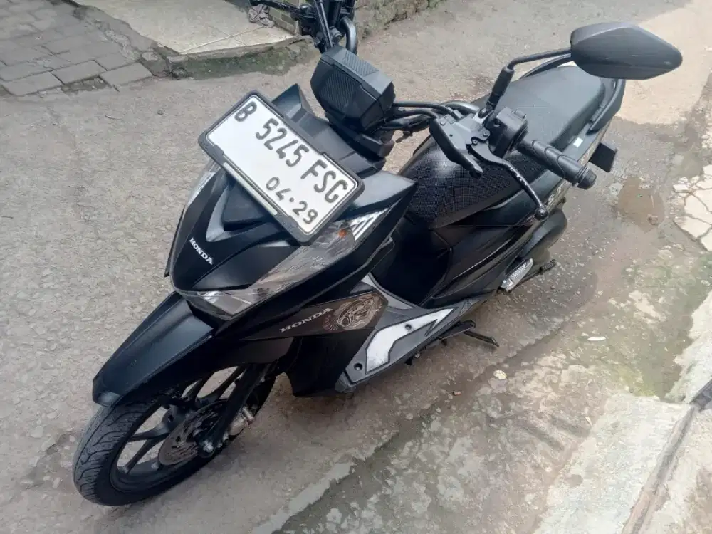 Honda beat street tahun 2024 , motor trees seperti baru
