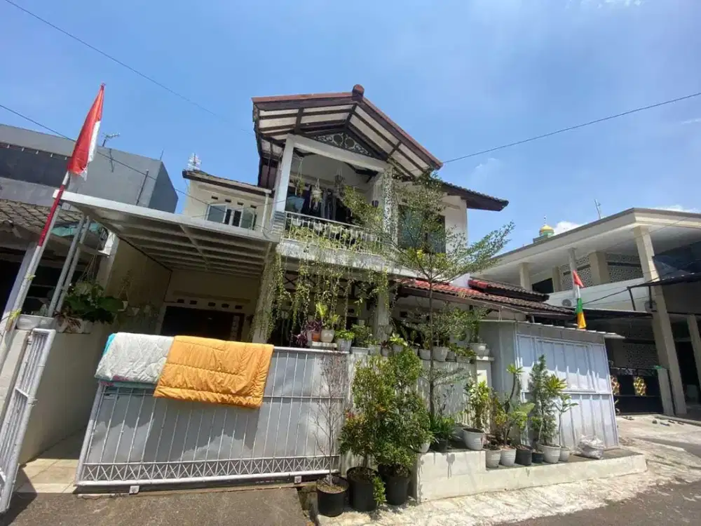 Rumah Hook 2 Lantai Dekat Dengan Fasilitas Umum